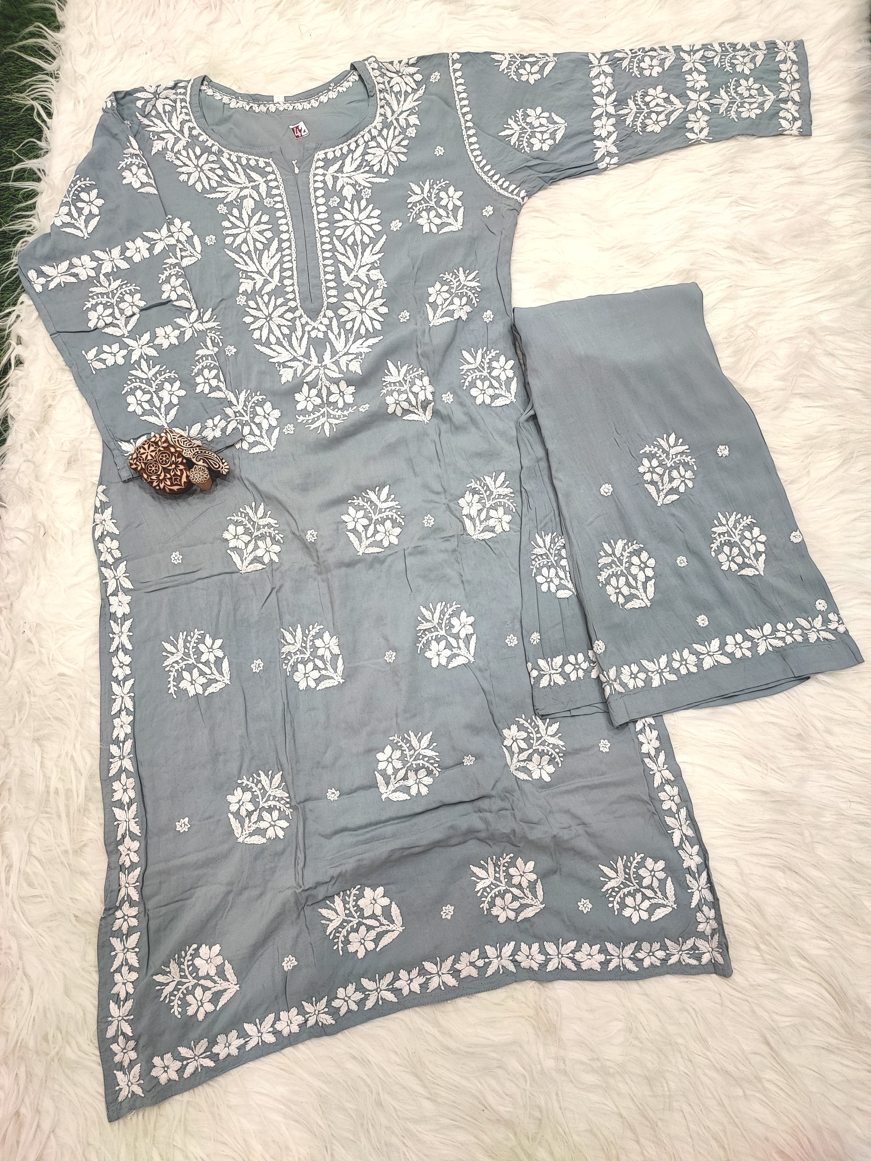 Big Buta Work classic Chikankari Combo