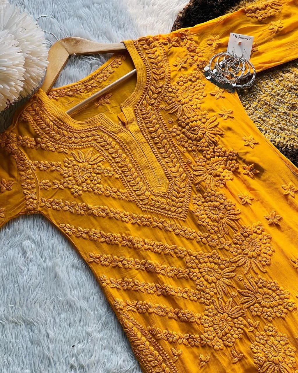 3d Worked Viscose Tone to Tone - chikankariofficial