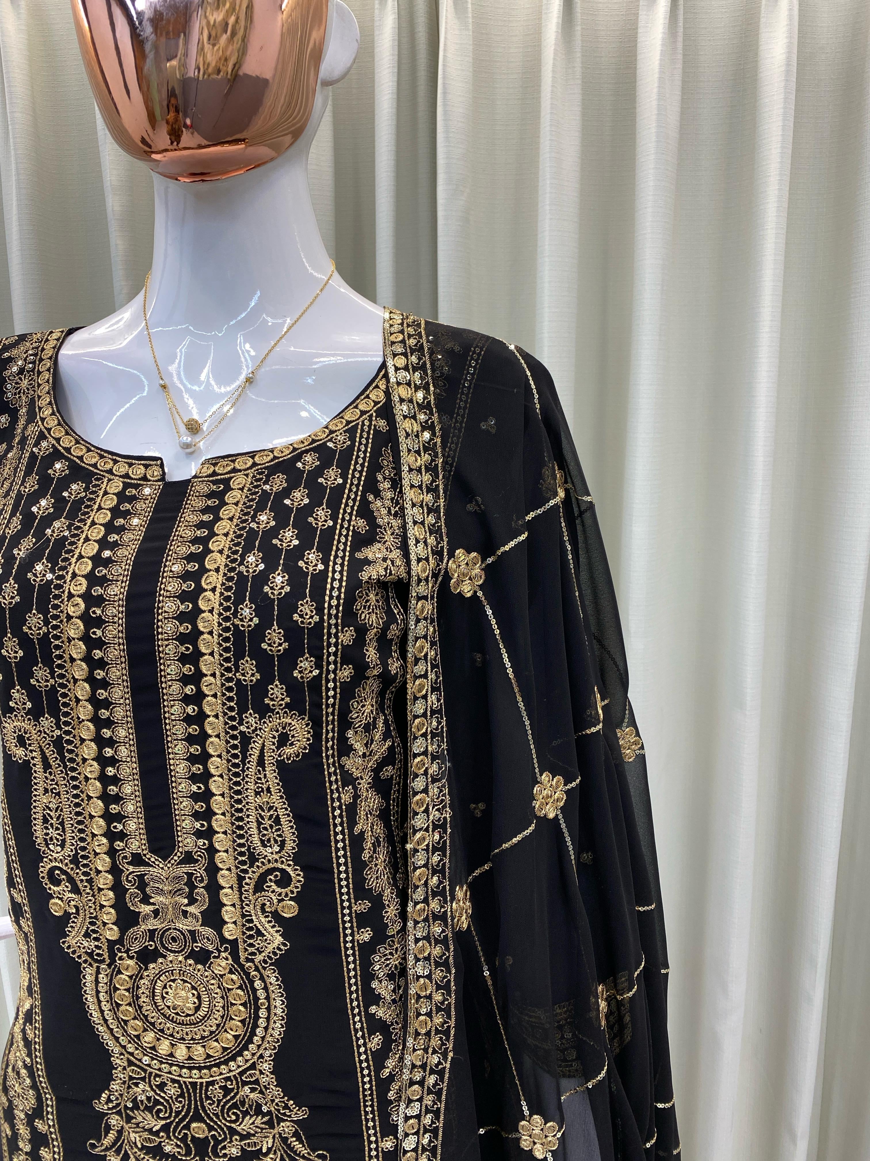 Hania Amir’s 3pc Faux Georgette Set