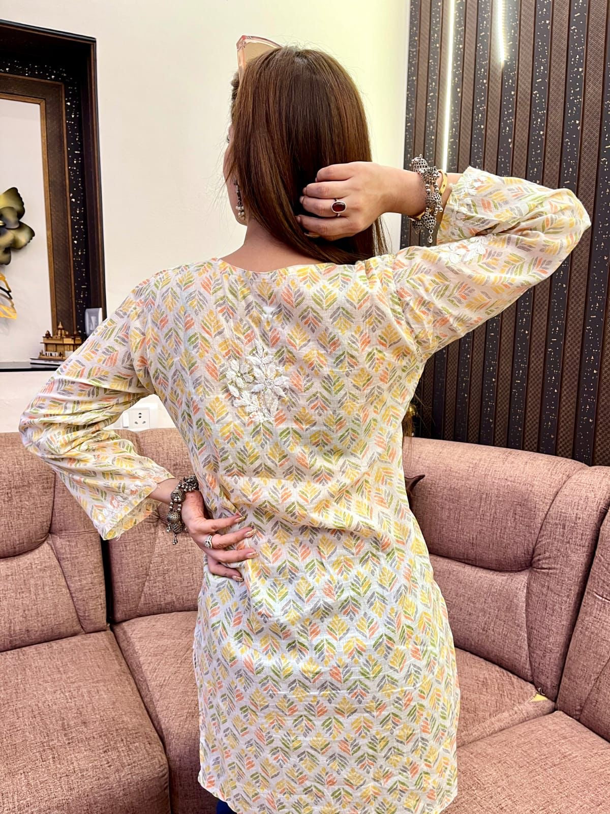 Gala Buti Mul Short Top