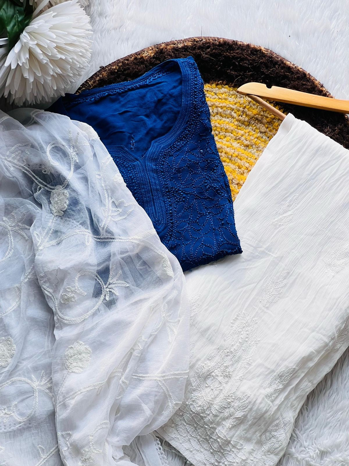 Haniya Amir Pink Chikankari Set