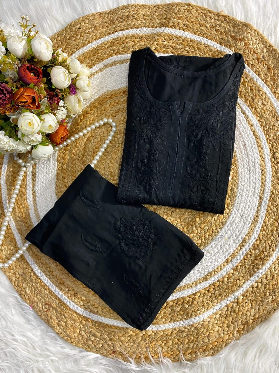 Luxurious Crafted Ghasspatti Chikankari Kurti with plazzo