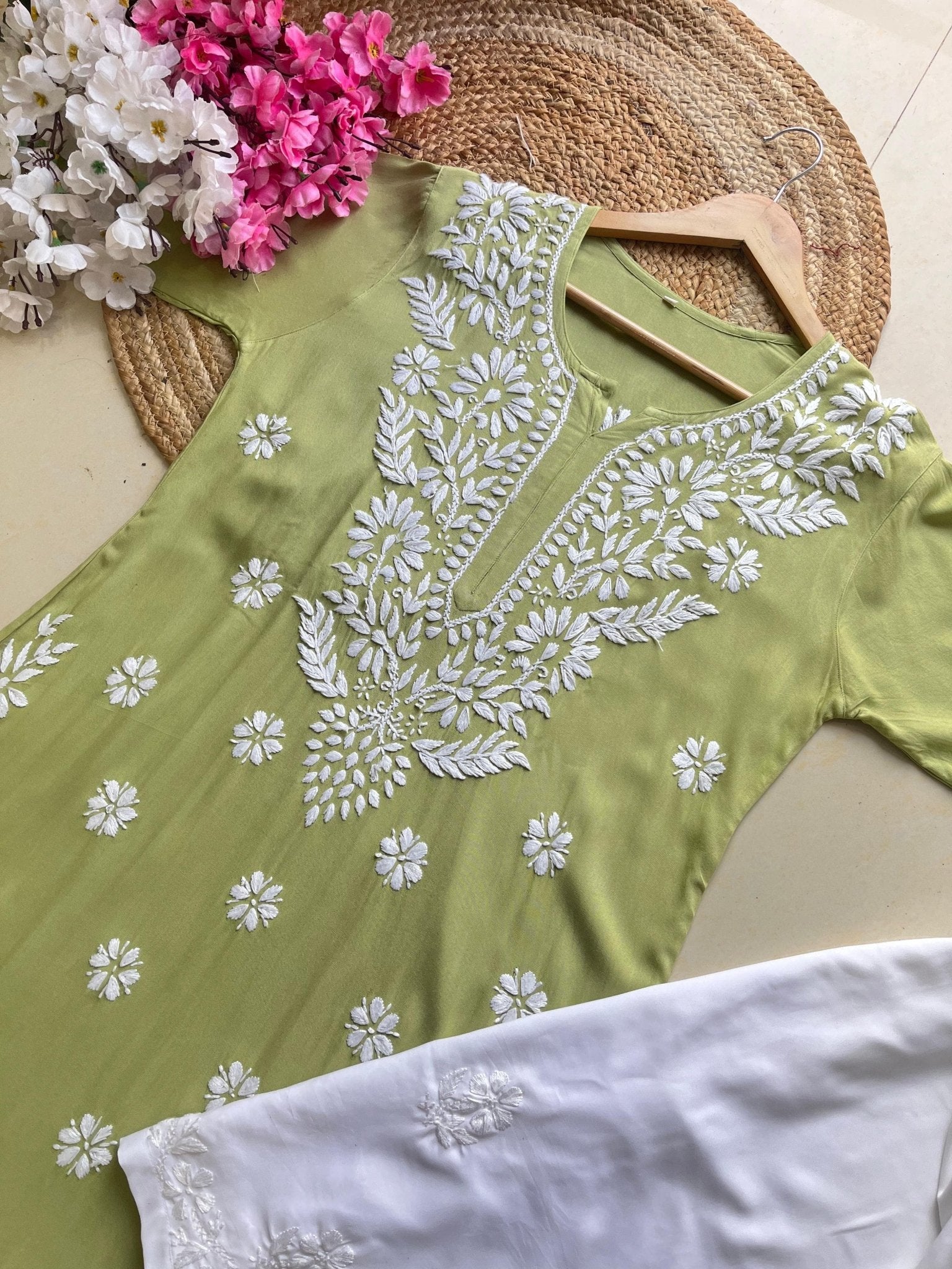 Anaya thread Modal chikan Kurta - chikankariofficial