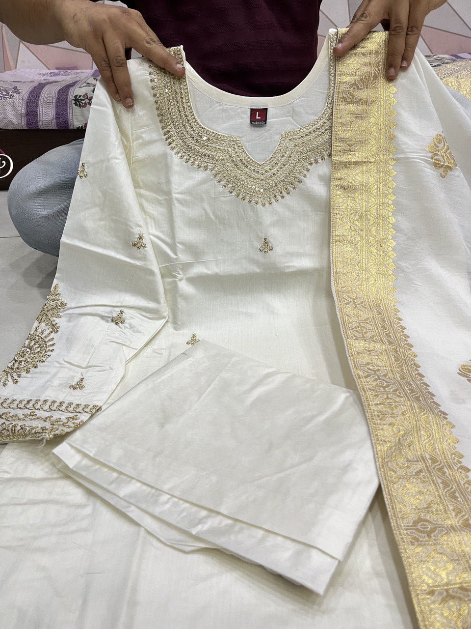 beautiful Heavy Suit Set - chikankariofficial