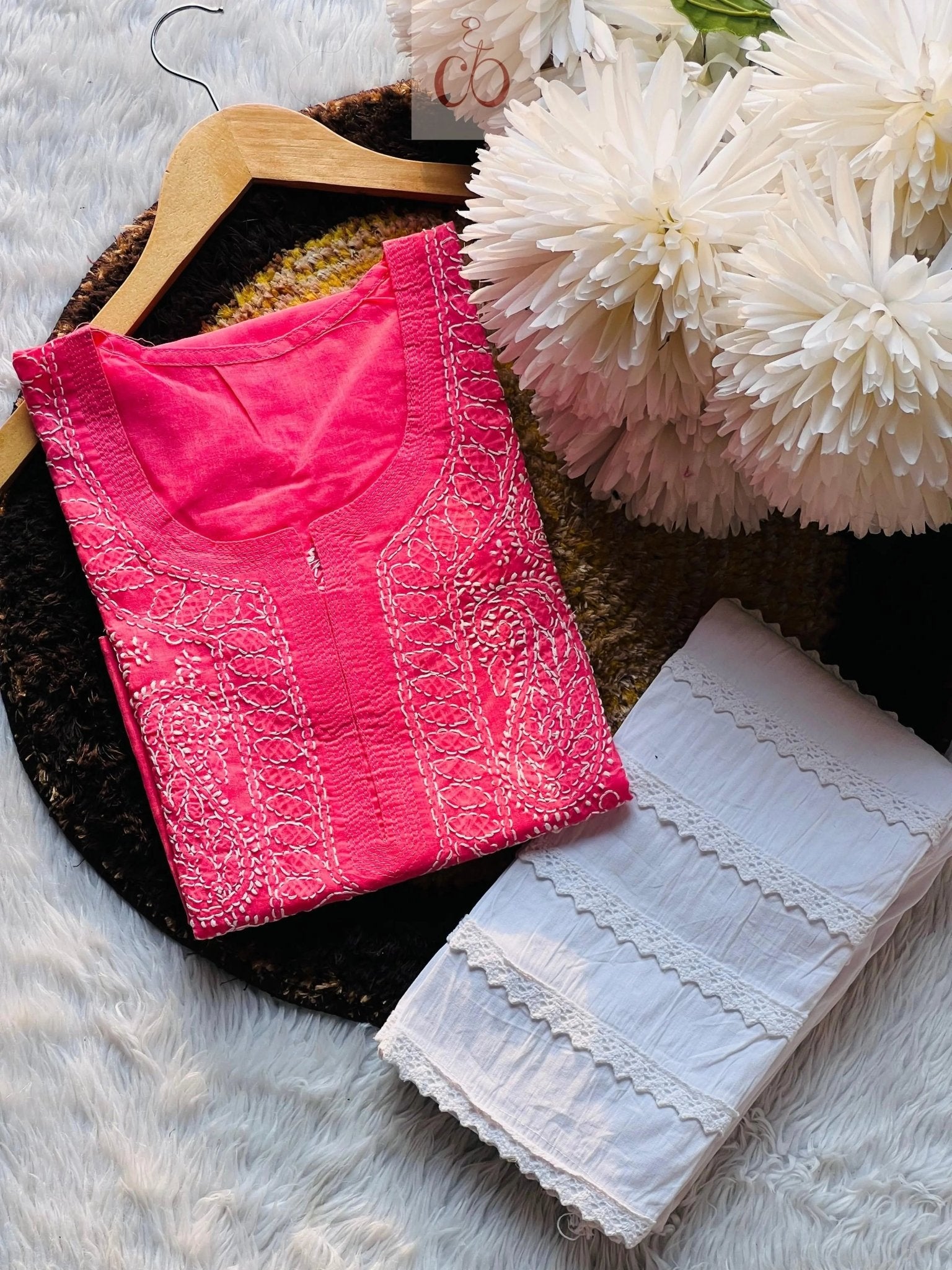 Cotton Gala Buti Chikankari Kurti