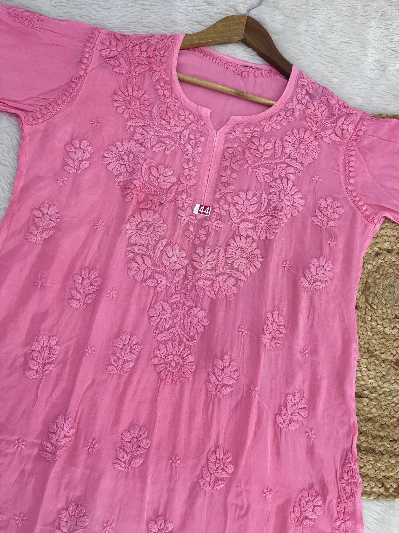 Crape 3D work Article - chikankariofficial