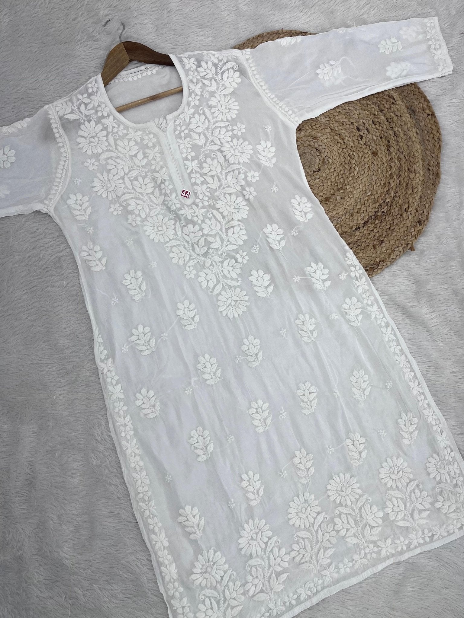 Crape 3D work Article - chikankariofficial