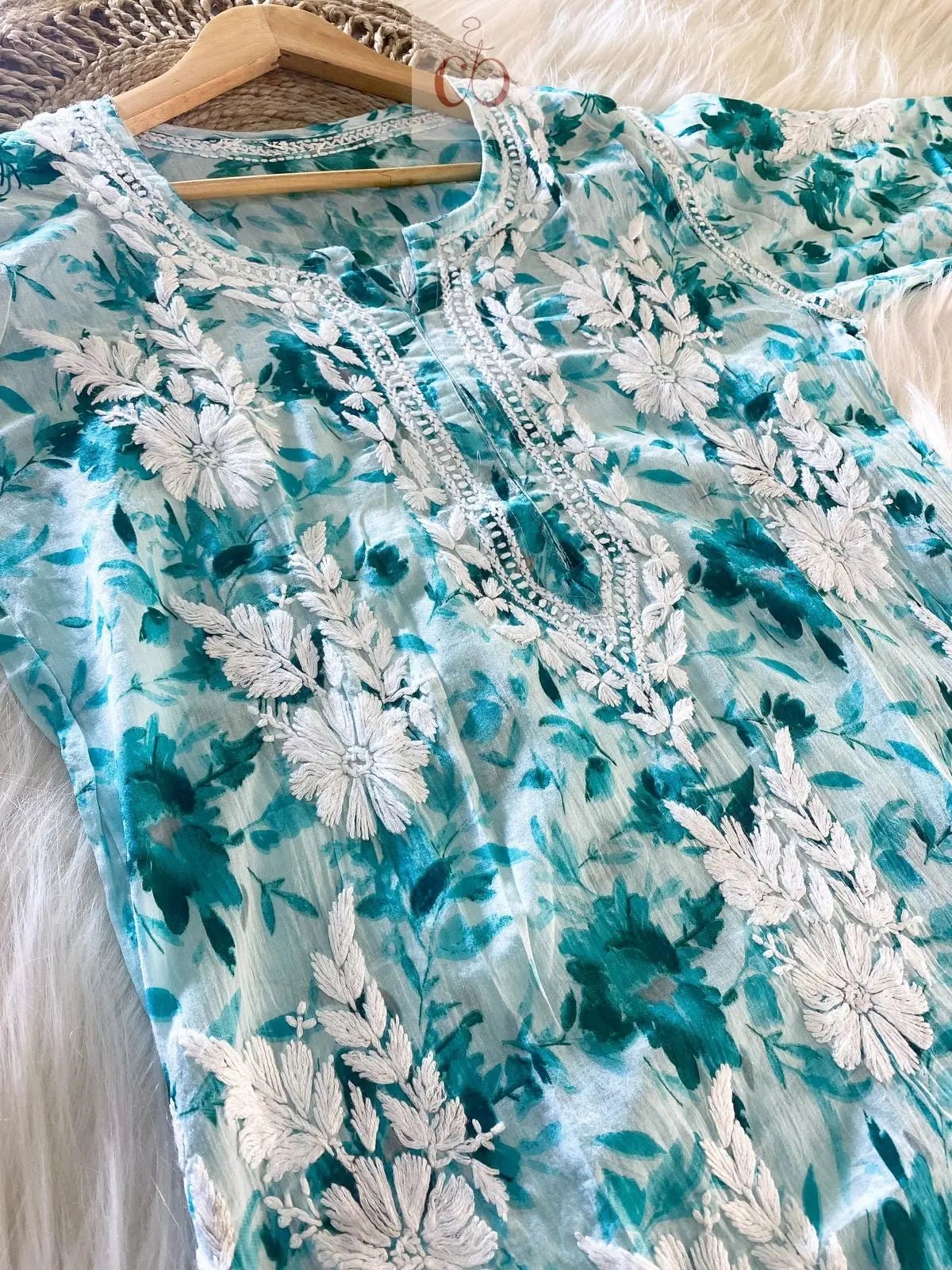 Ghaspatti Handwork Mul Kurti ( Neetu Special ) - chikankariofficial