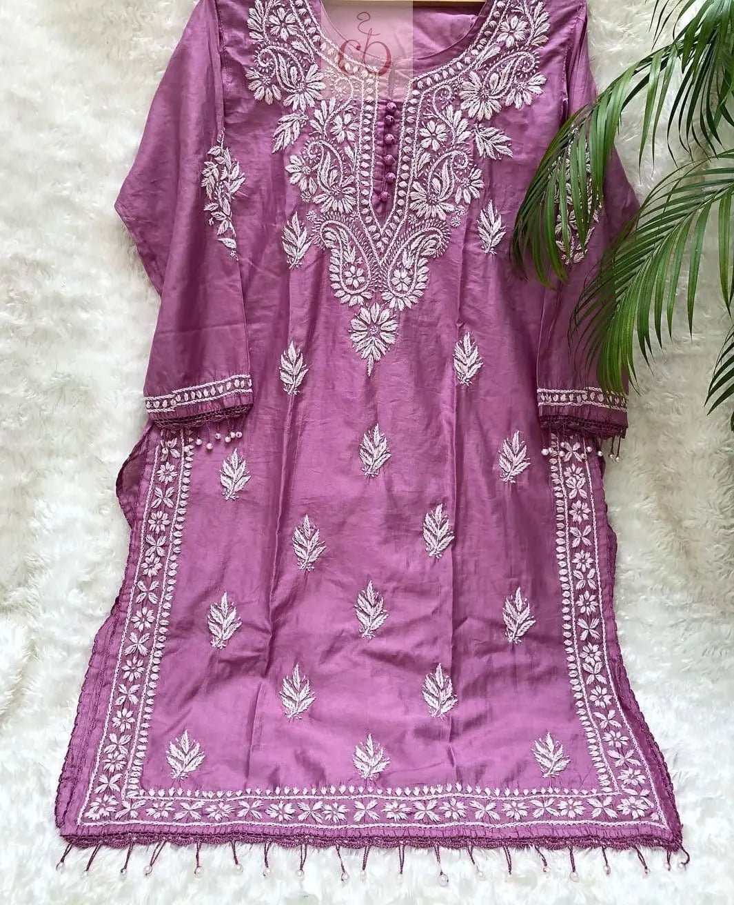 Hand Craft Resham article - chikankariofficial