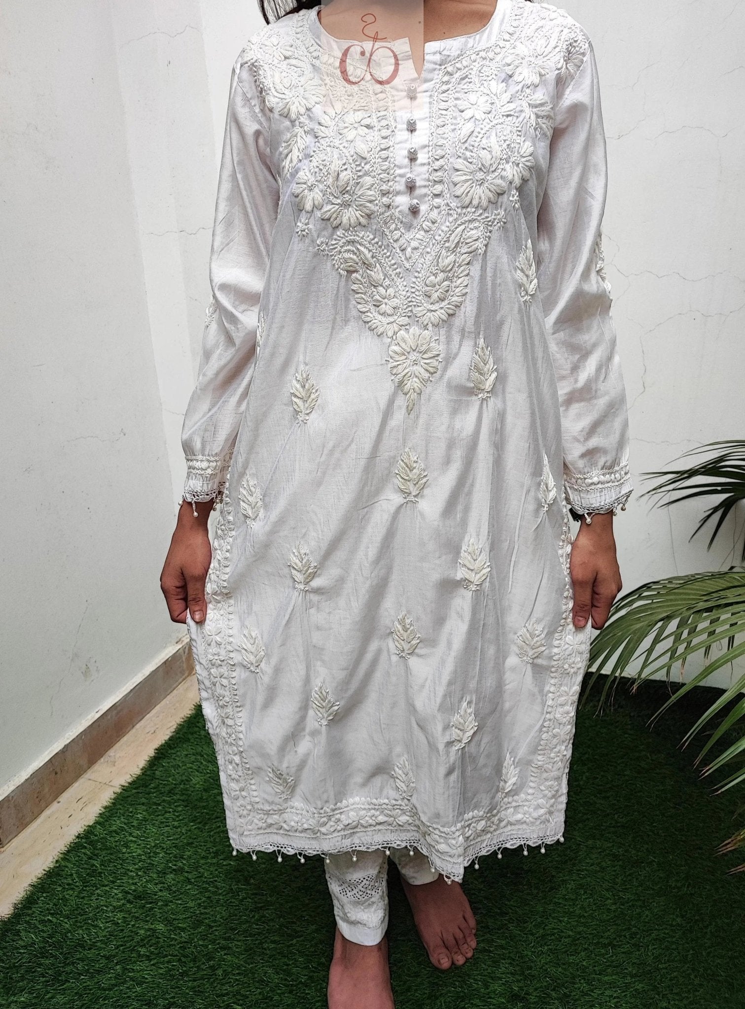 Hand Craft Resham article - chikankariofficial