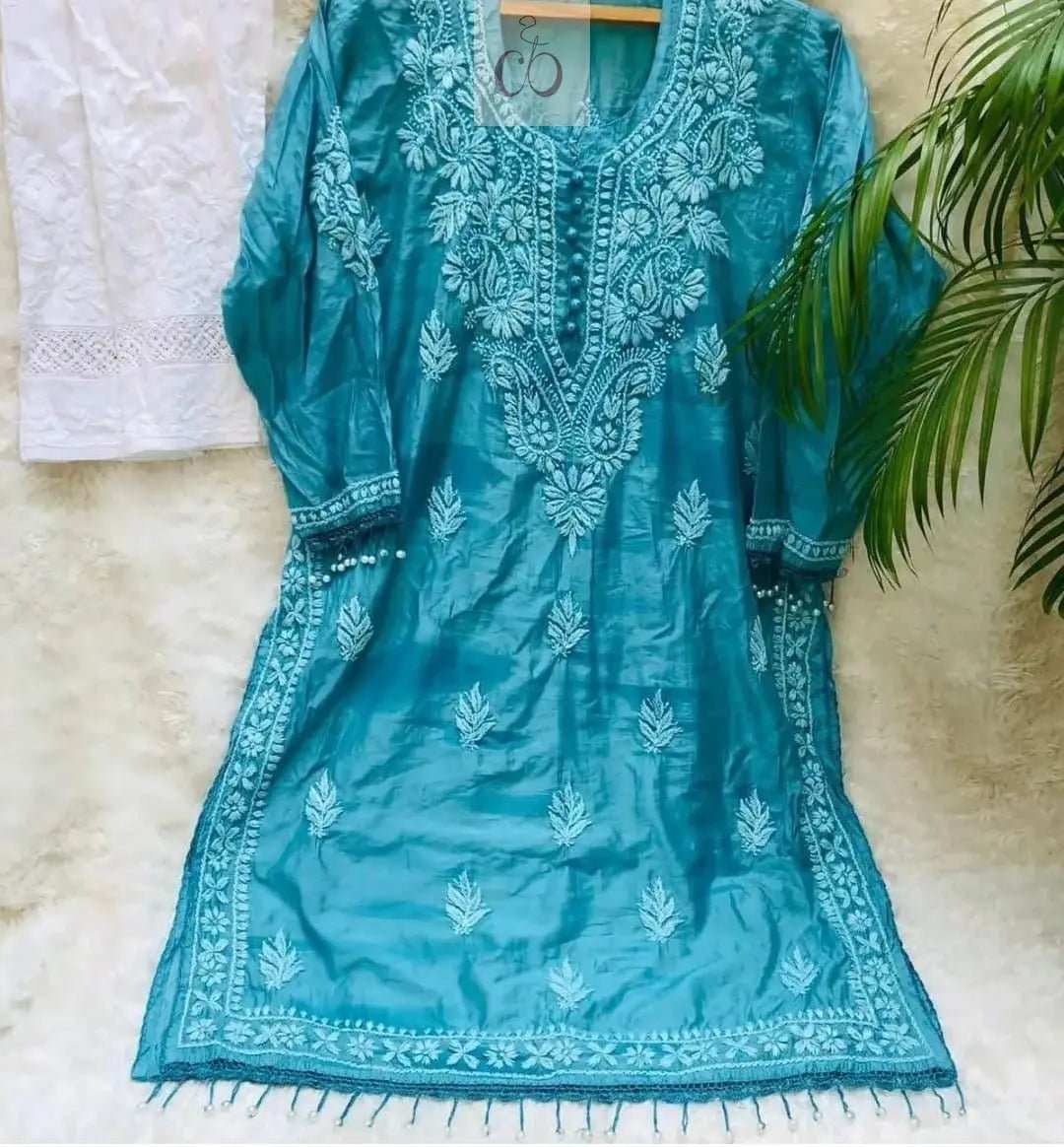 Hand Craft Resham article - chikankariofficial