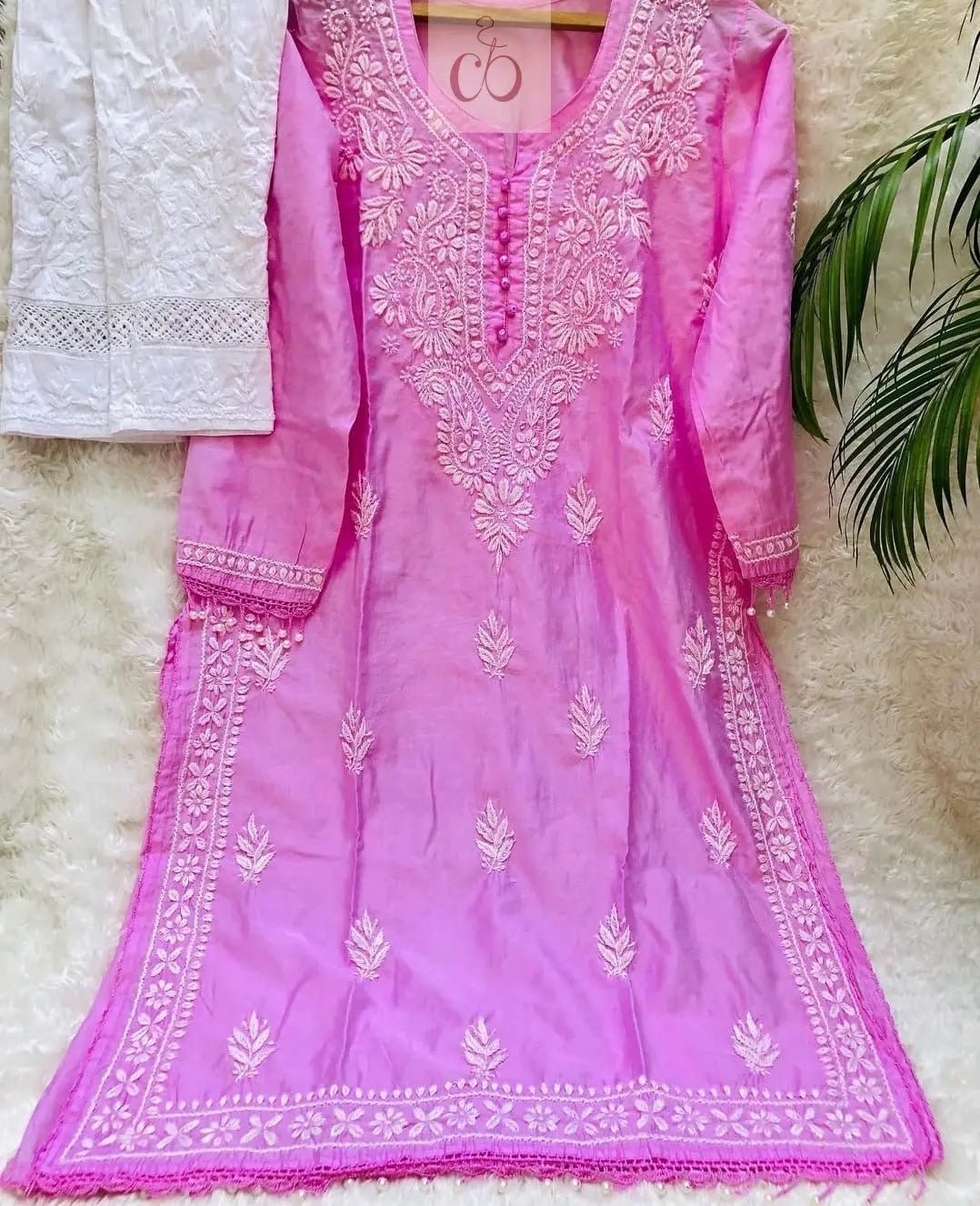 Hand Craft Resham article - chikankariofficial