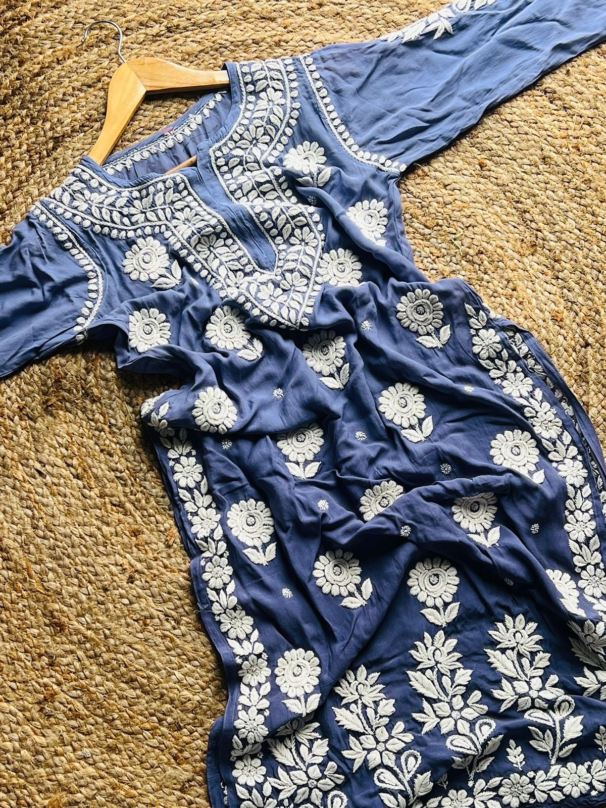 Handworked Muslin Boota luxurious Kurti - chikankariofficial