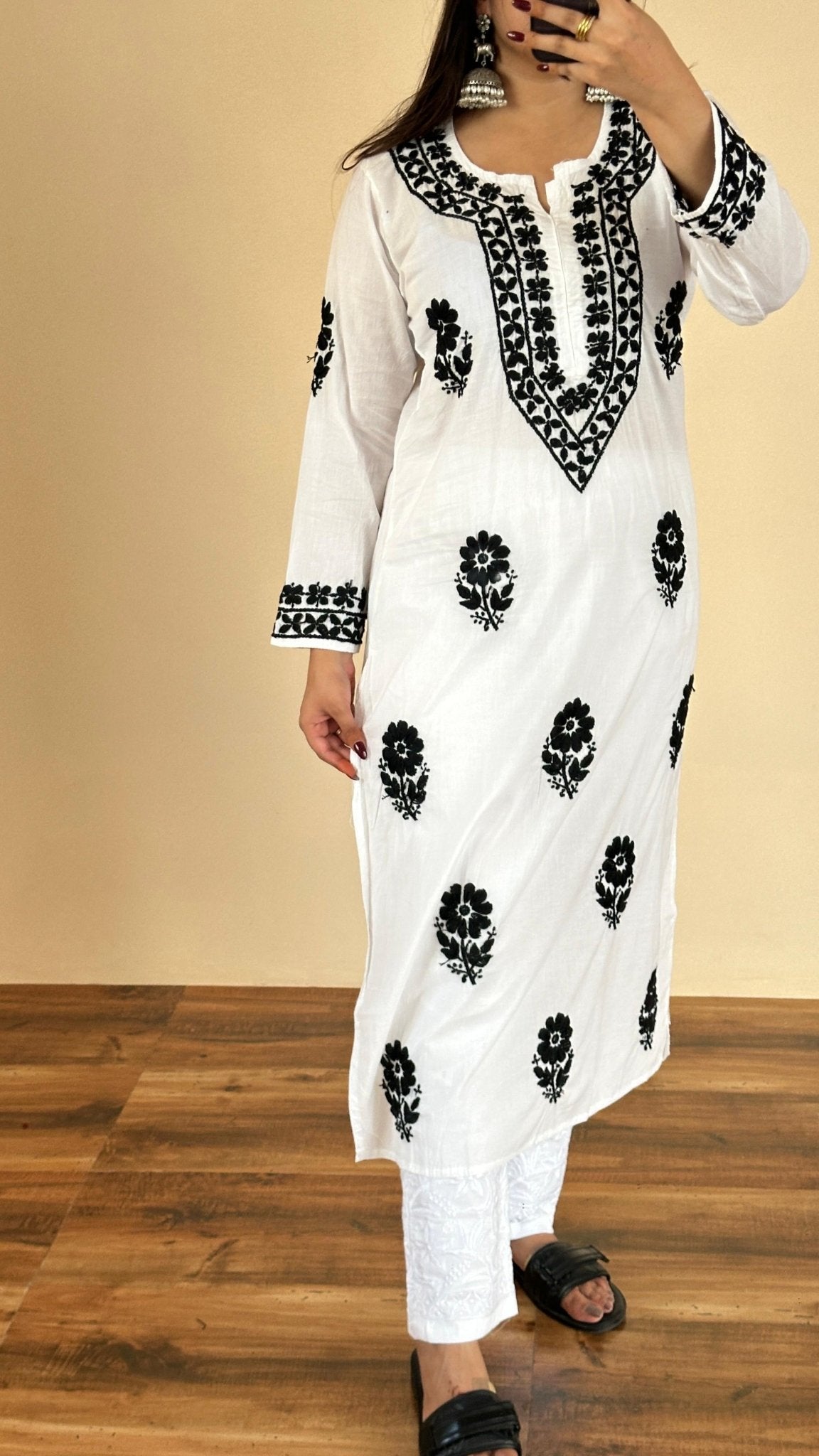 Light weight Butter soft Chikankari kurti - chikankariofficial