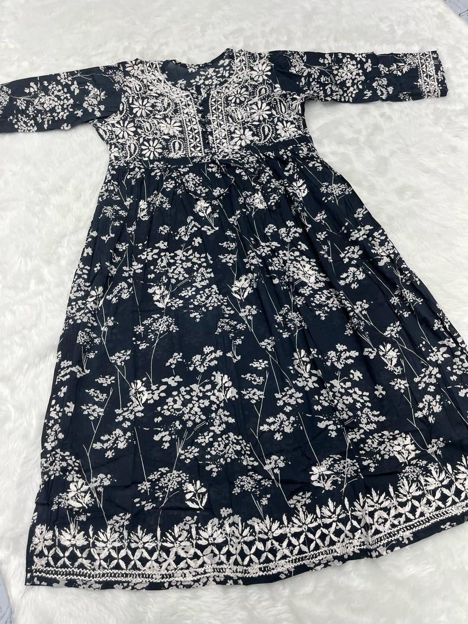 Long Adjustable Dori Gown - chikankariofficial