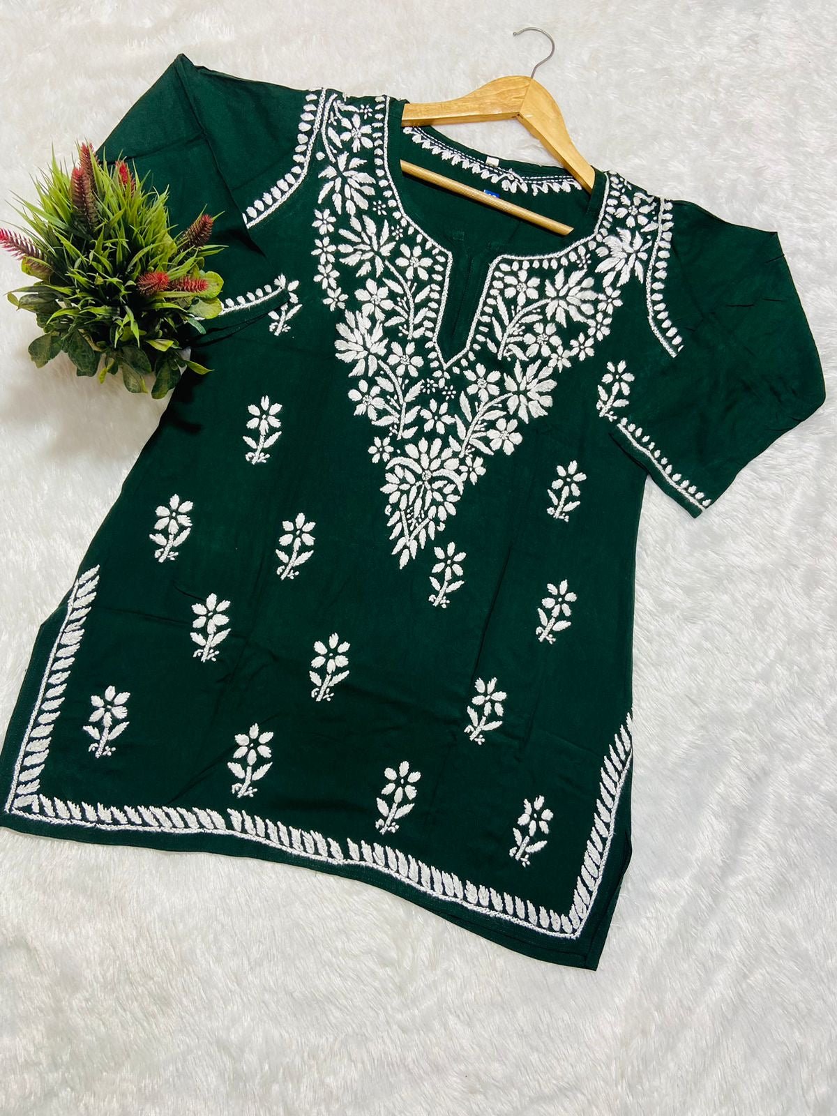 Lucknowi Chikankari Fine Handwork Short Top - chikankariofficial