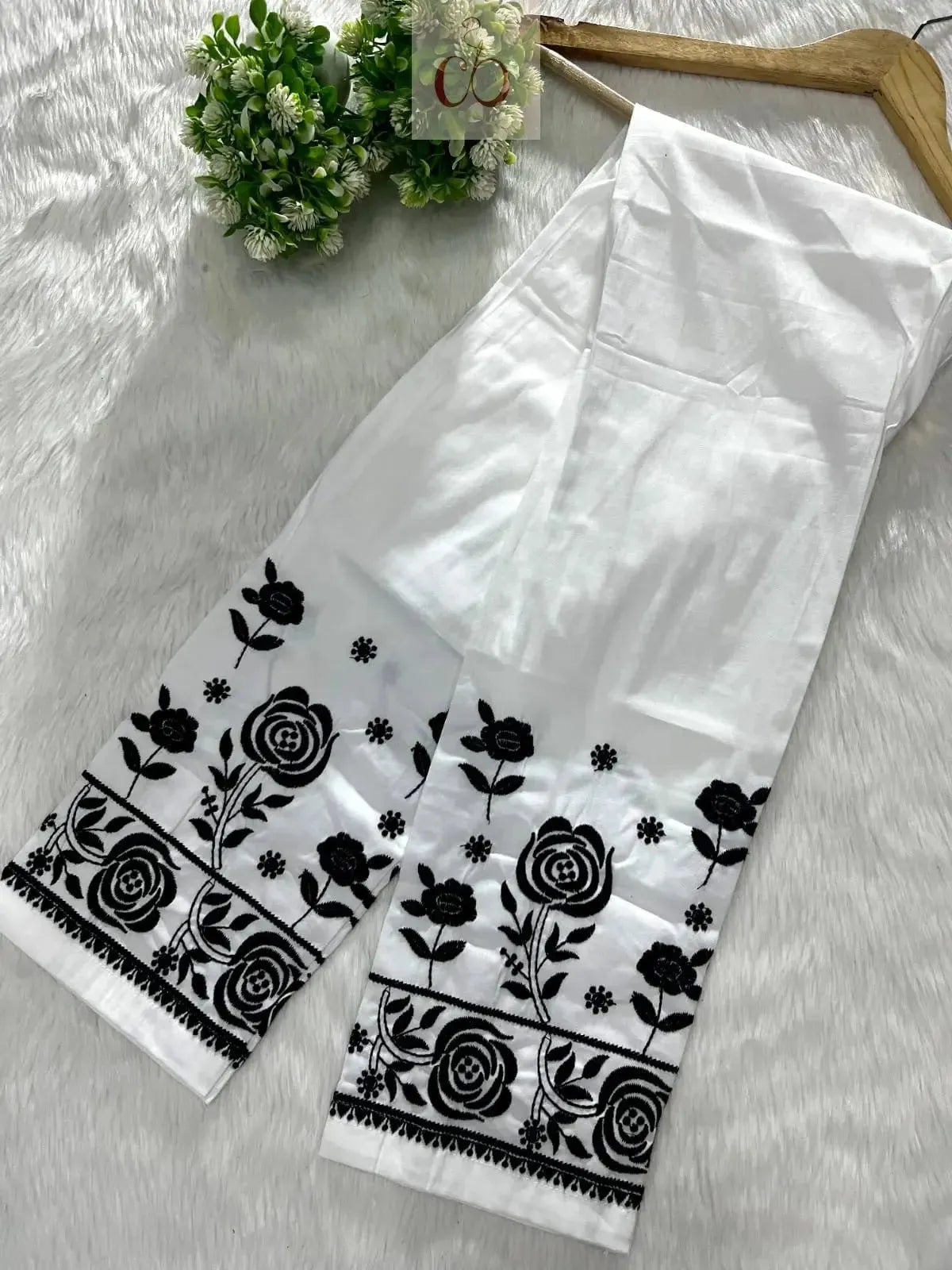 Nyra White With Black Thread Of Chikankari Combo With Pant ( Deepa & Swati Special ) - chikankariofficial