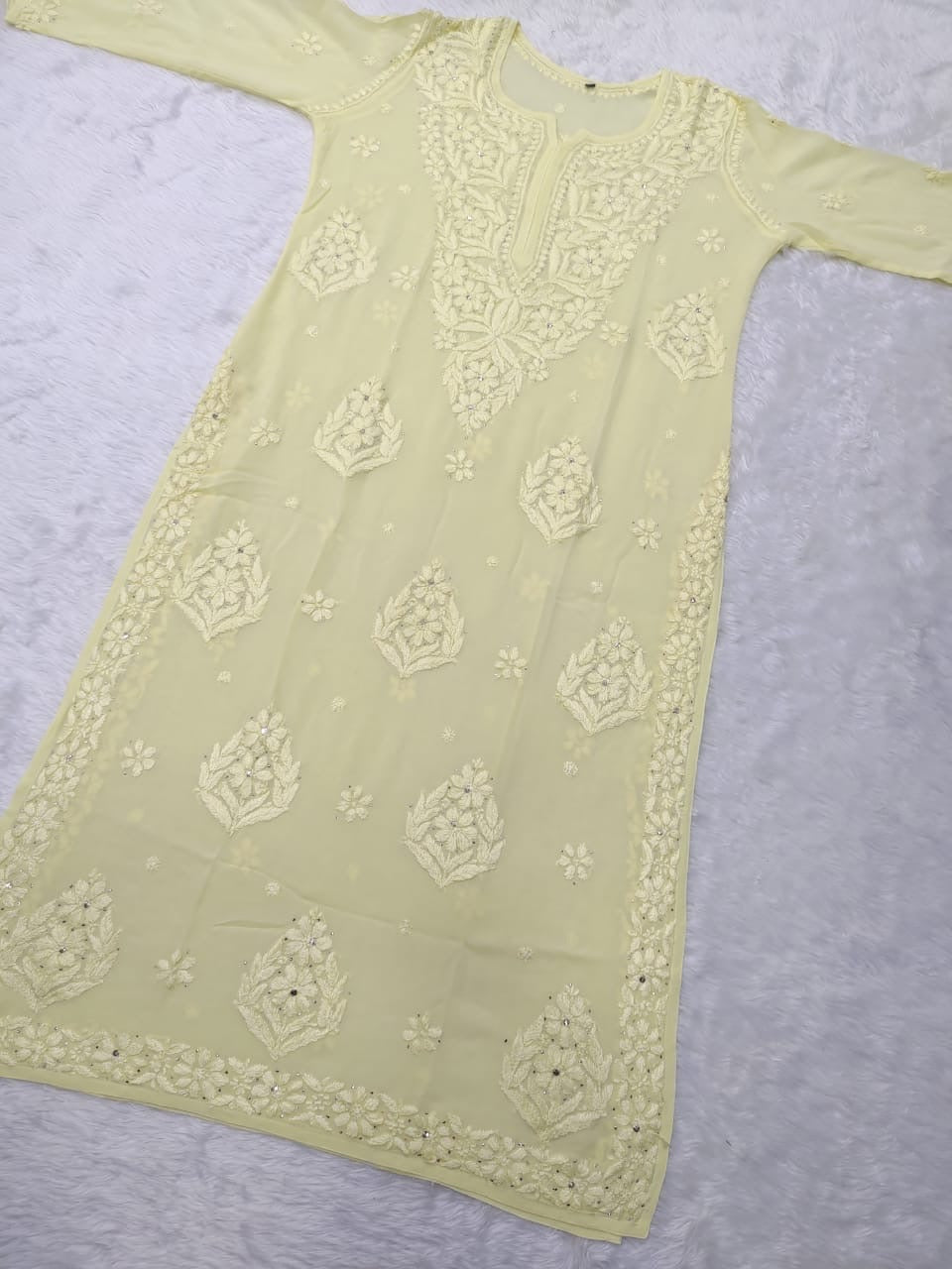 Premium 3D work Viscose Muqaish Kurti - chikankariofficial