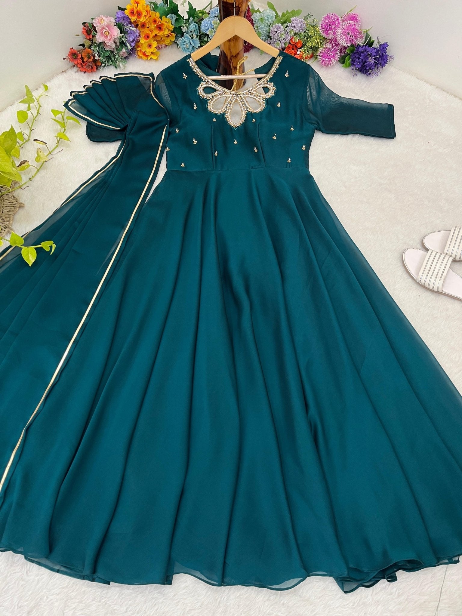 Rangoli Georgette Gown 3pc set - chikankariofficial