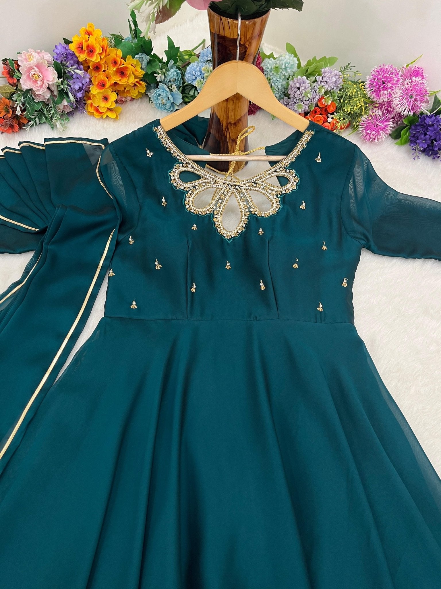 Rangoli Georgette Gown 3pc set - chikankariofficial