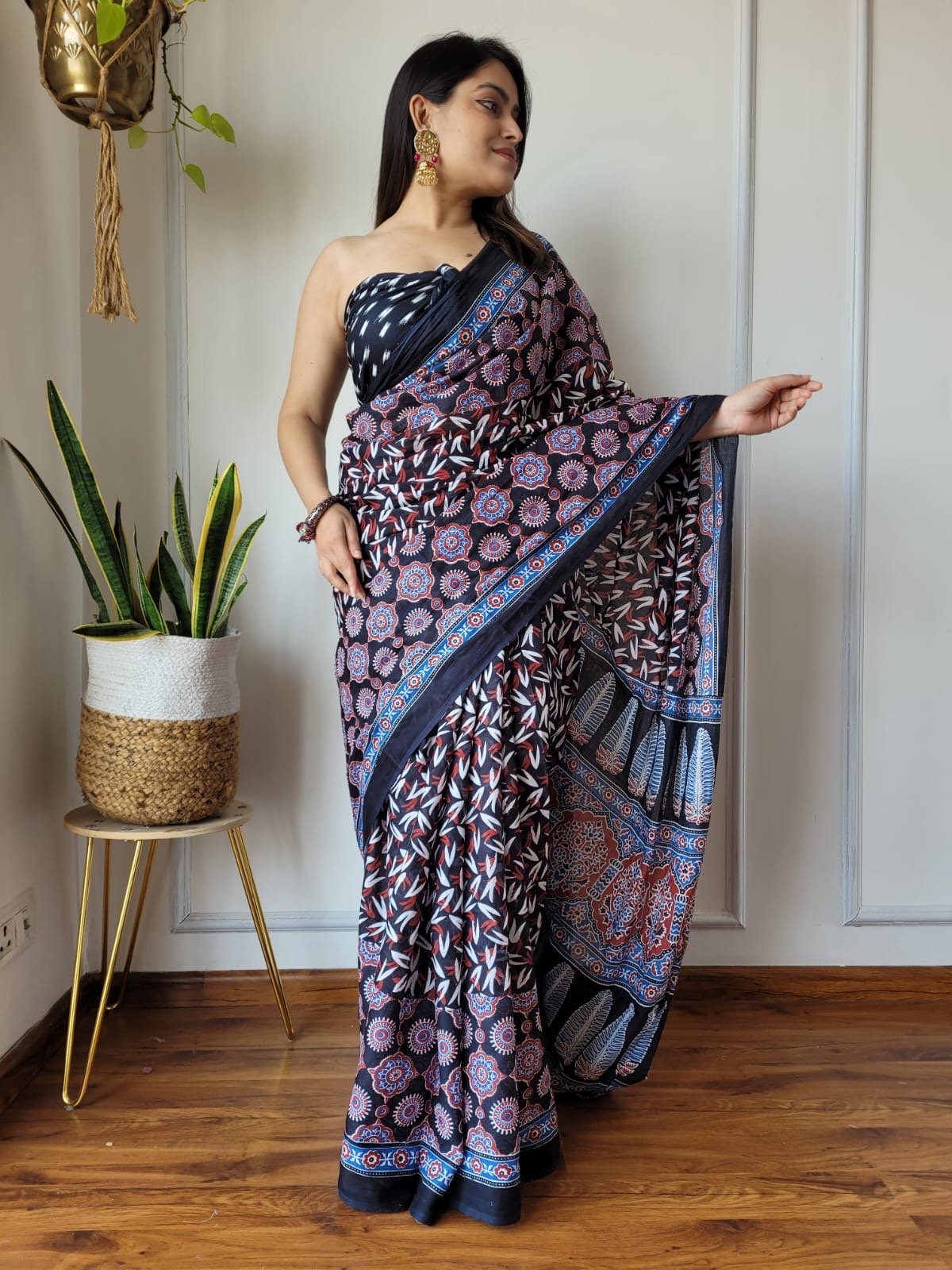 Saree With blouse 55+ Designs - chikankariofficial