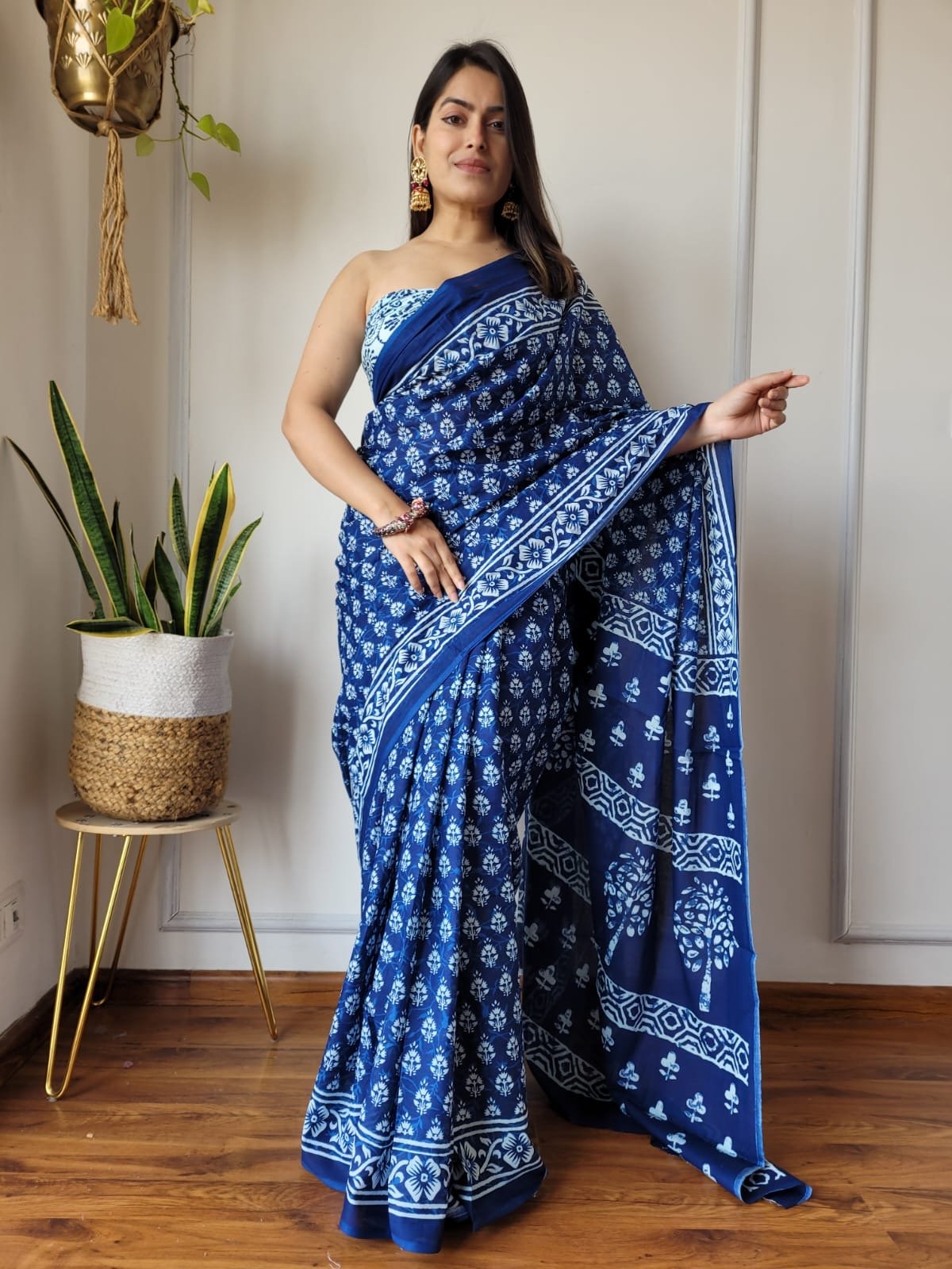 Saree With blouse 55+ Designs - chikankariofficial