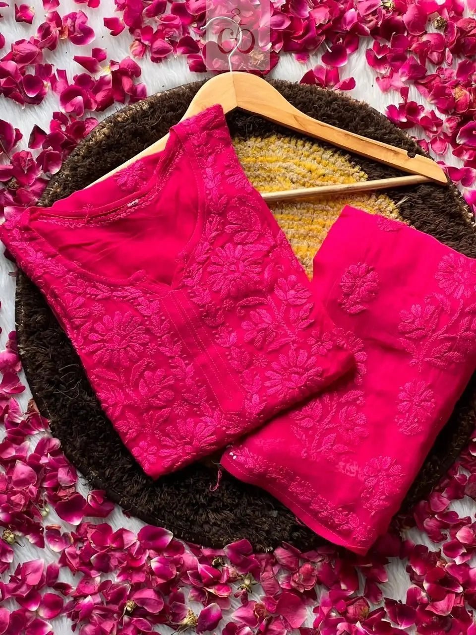 The Heart Of Lucknowi Chikankari 🫰🏻 - chikankariofficial