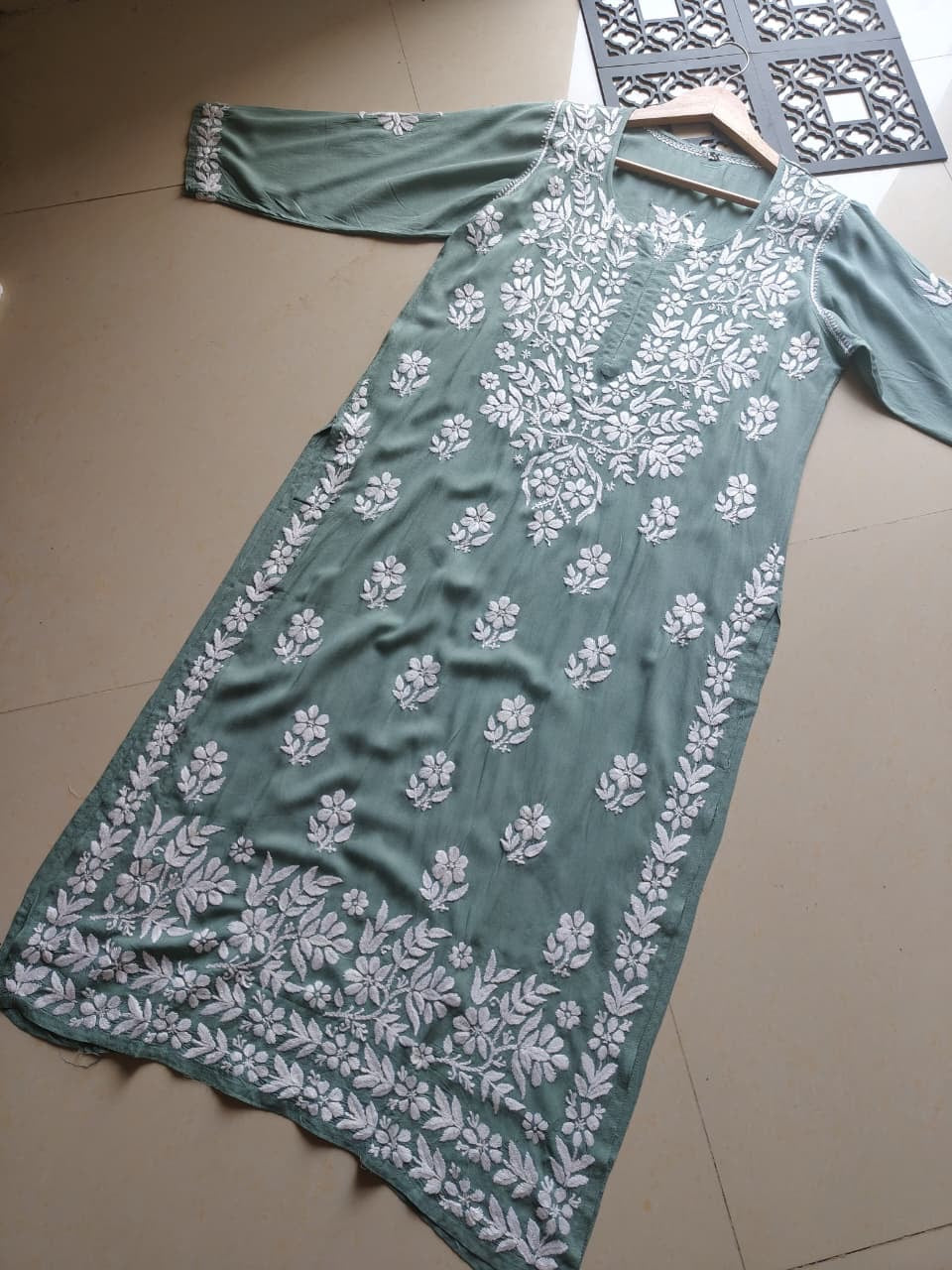 Modal Heavy work Iddat Chikankari Kurta