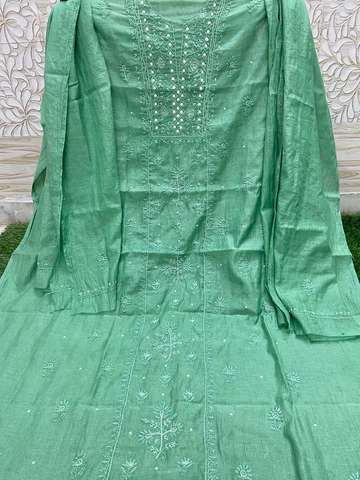 Unstitched / green