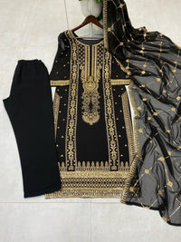 Hania Amir’s 3pc Faux Georgette Set