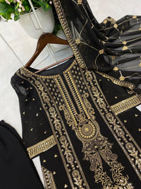 Hania Amir’s 3pc Faux Georgette Set