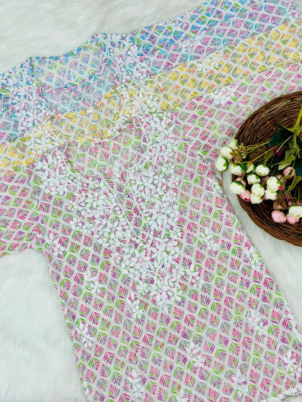 Gala Buti Mul Short Top