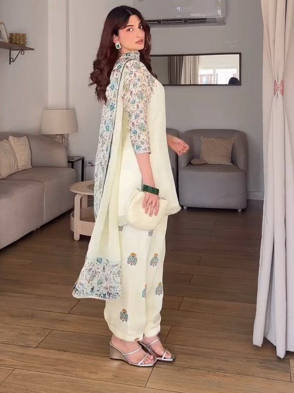 Ivory White Floral Embroidered Kurta Set with Organza Dupatta