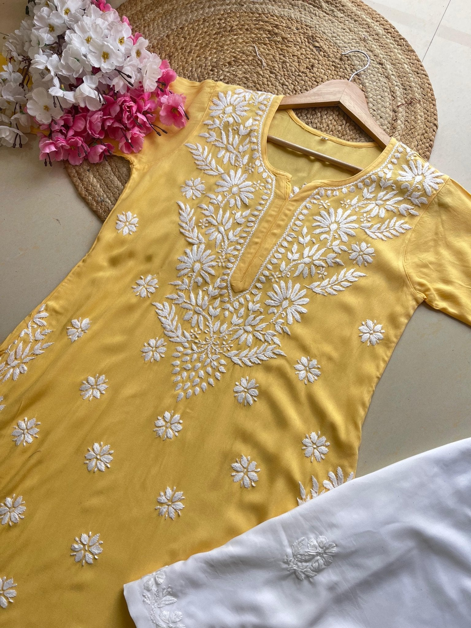 Anaya thread Modal chikan Kurta - chikankariofficial