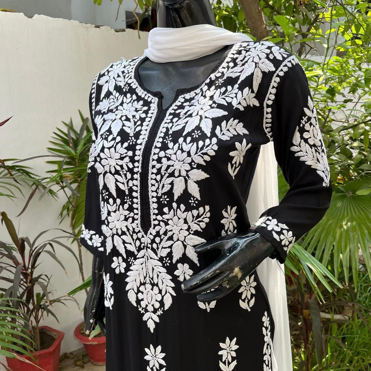 chikankariofficial Modal heavy daman Kurta + Makhmal dupatta + modal plazzo