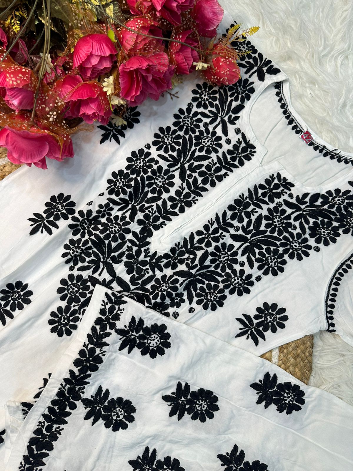 Heavy 3D Worked Good looking Combo in B&W - chikankariofficial