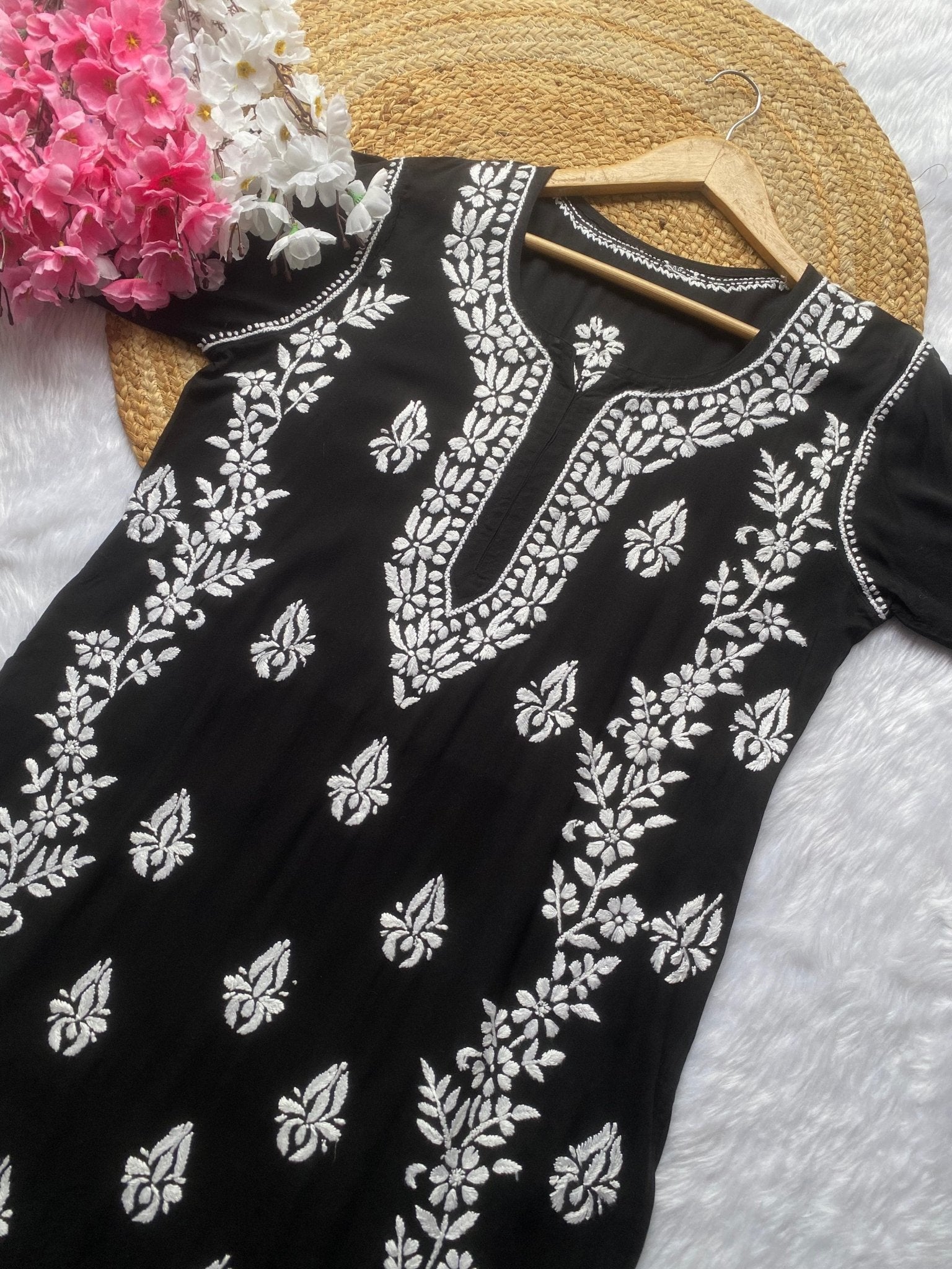 Leaf Work Article - chikankariofficial