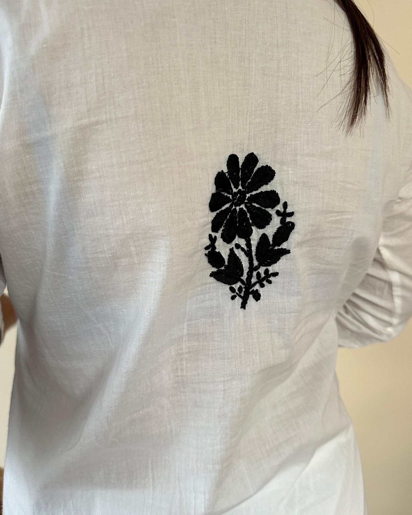 Light weight Butter soft Chikankari kurti - chikankariofficial