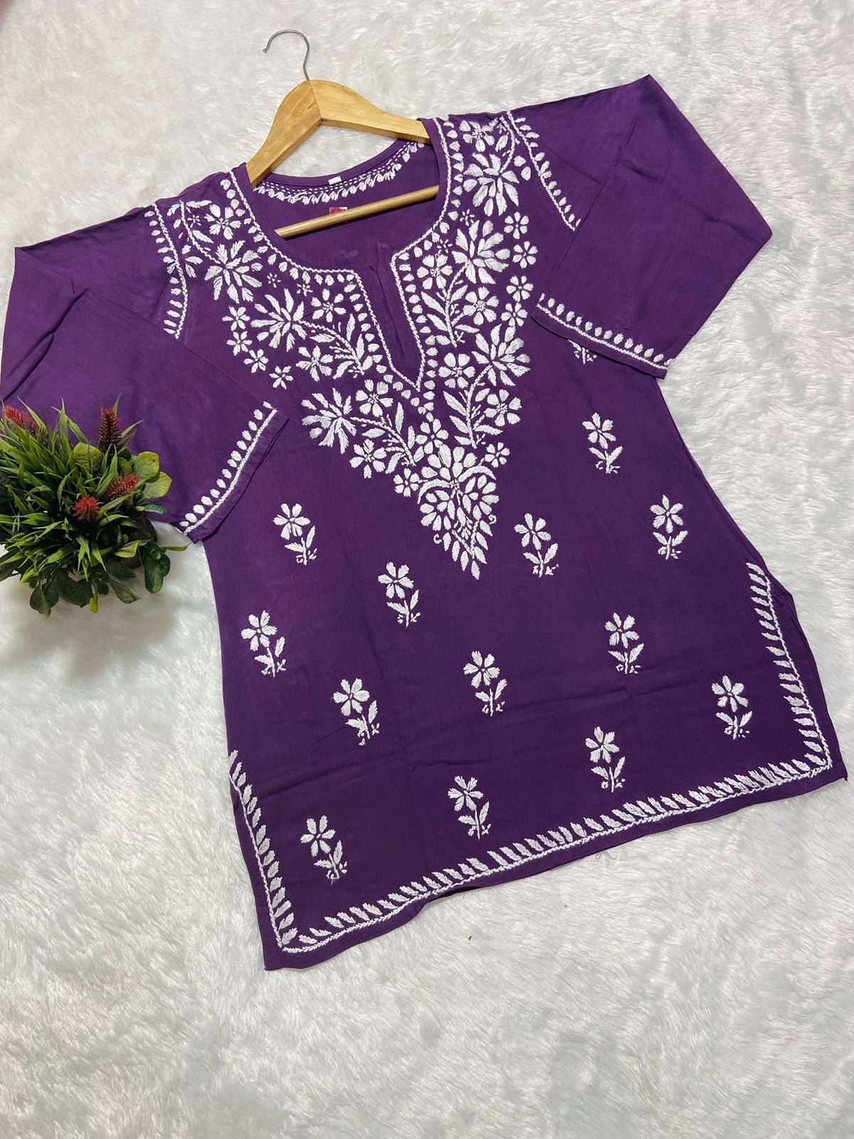 Lucknowi Chikankari Fine Handwork Short Top - chikankariofficial