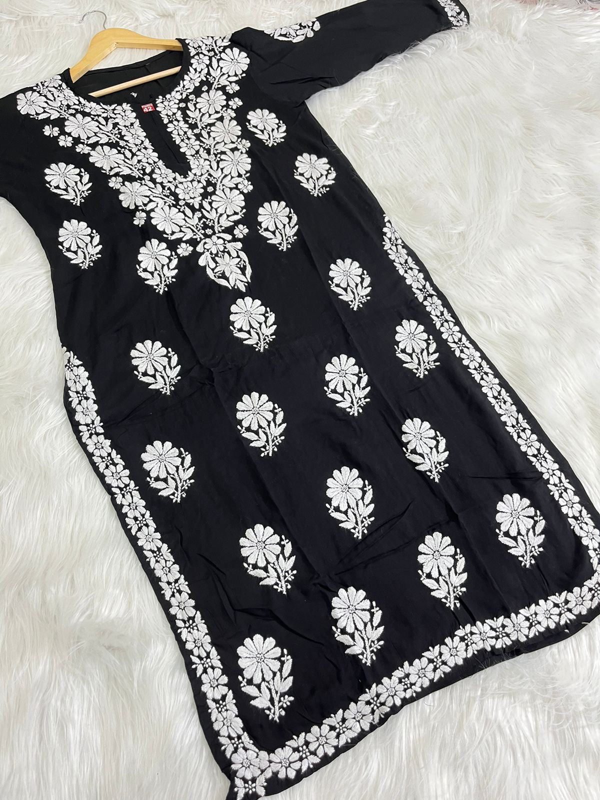 Modal fine Work Chikankari - chikankariofficial