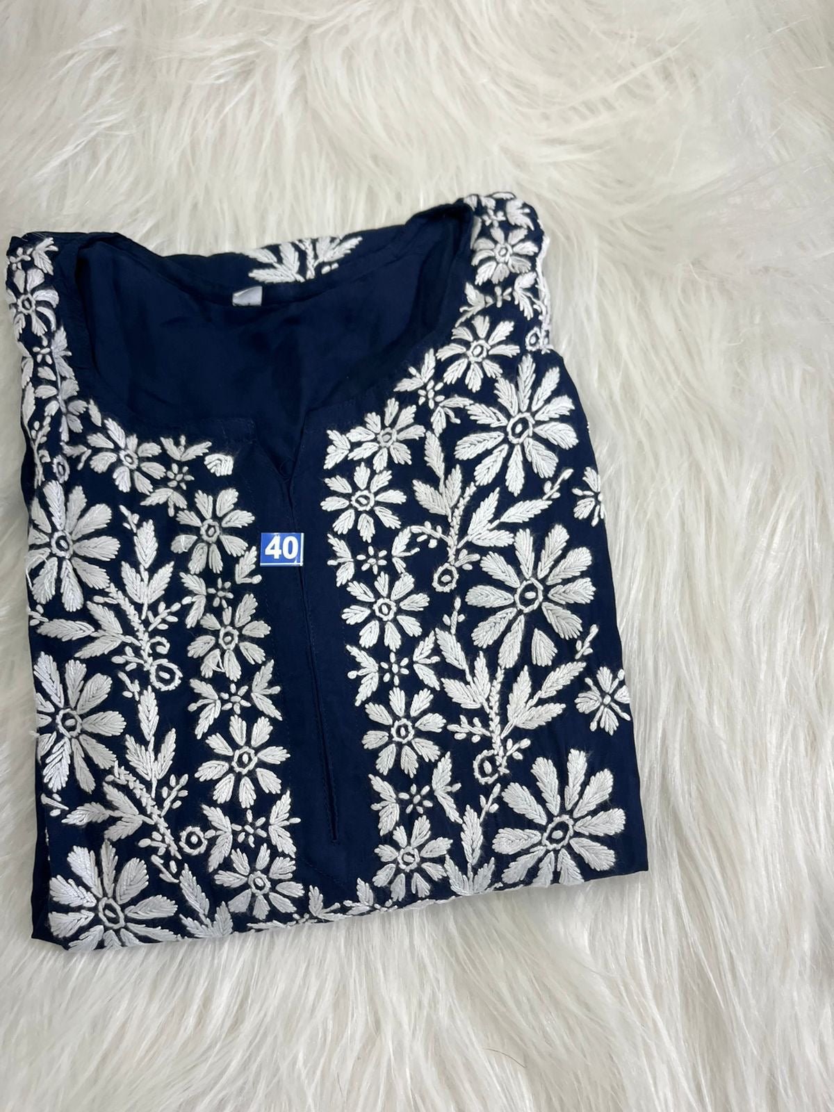 Modal fine Work Chikankari - chikankariofficial