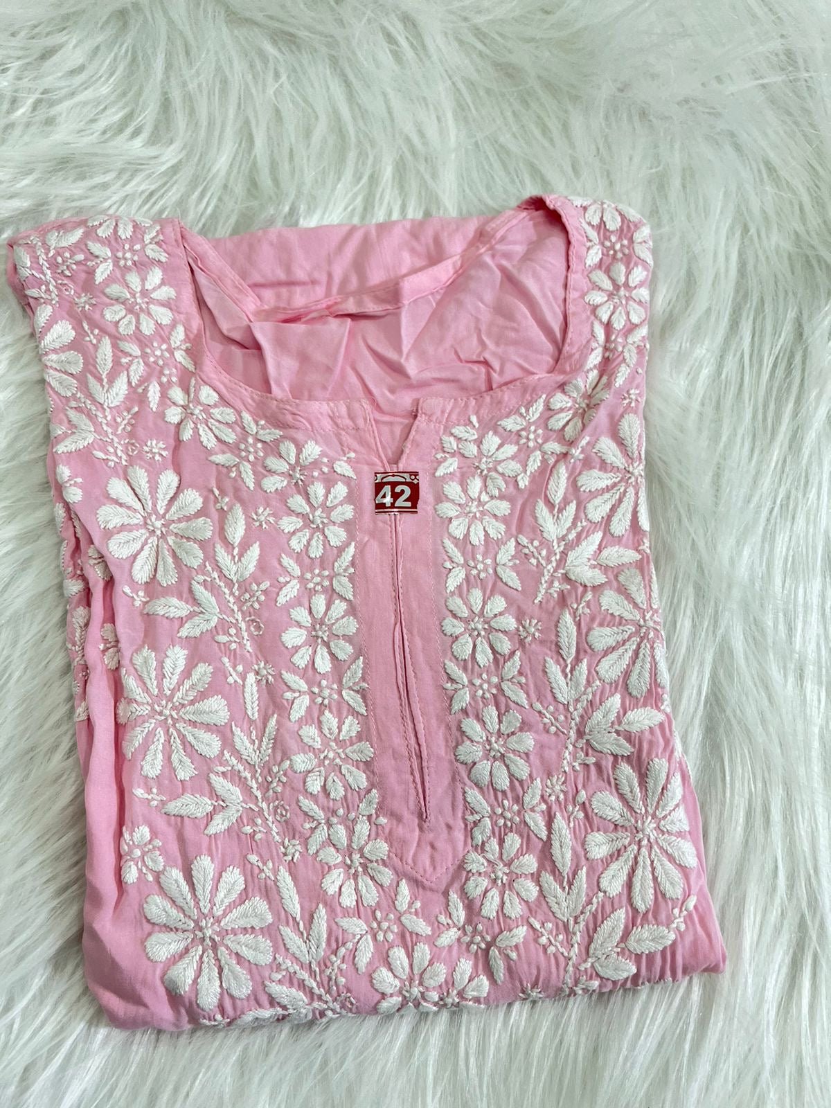 Modal fine Work Chikankari - chikankariofficial