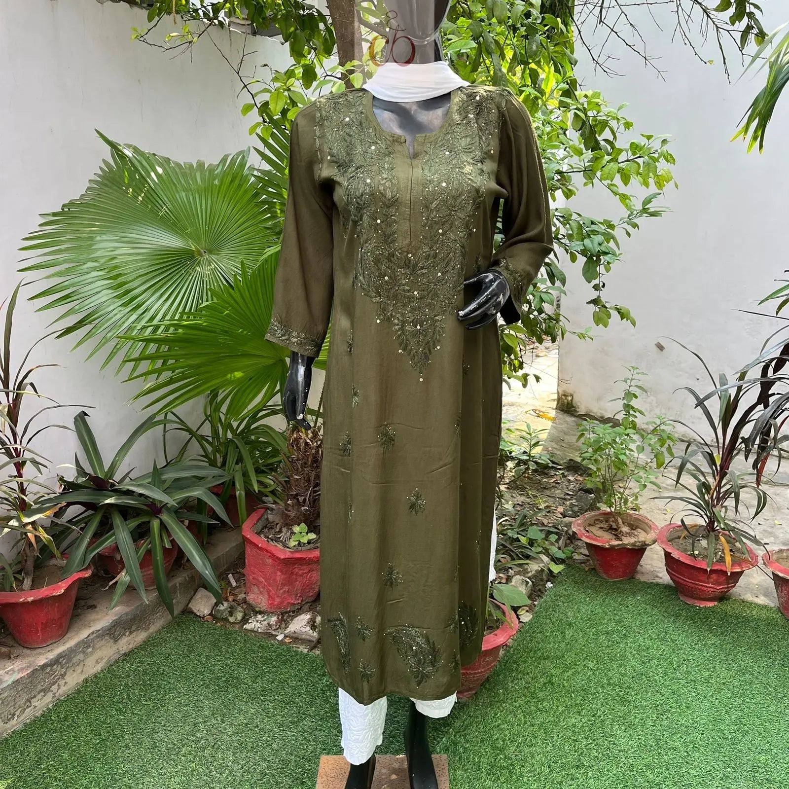Most Demanding Straight Fit Tone to Tone Kurta With Mukaish work - chikankariofficial