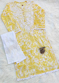 PIPING BUTTONS KURTI HAVING KANGOOREY ON DAAMAN & SLEEVES Mayuri Special - chikankariofficial