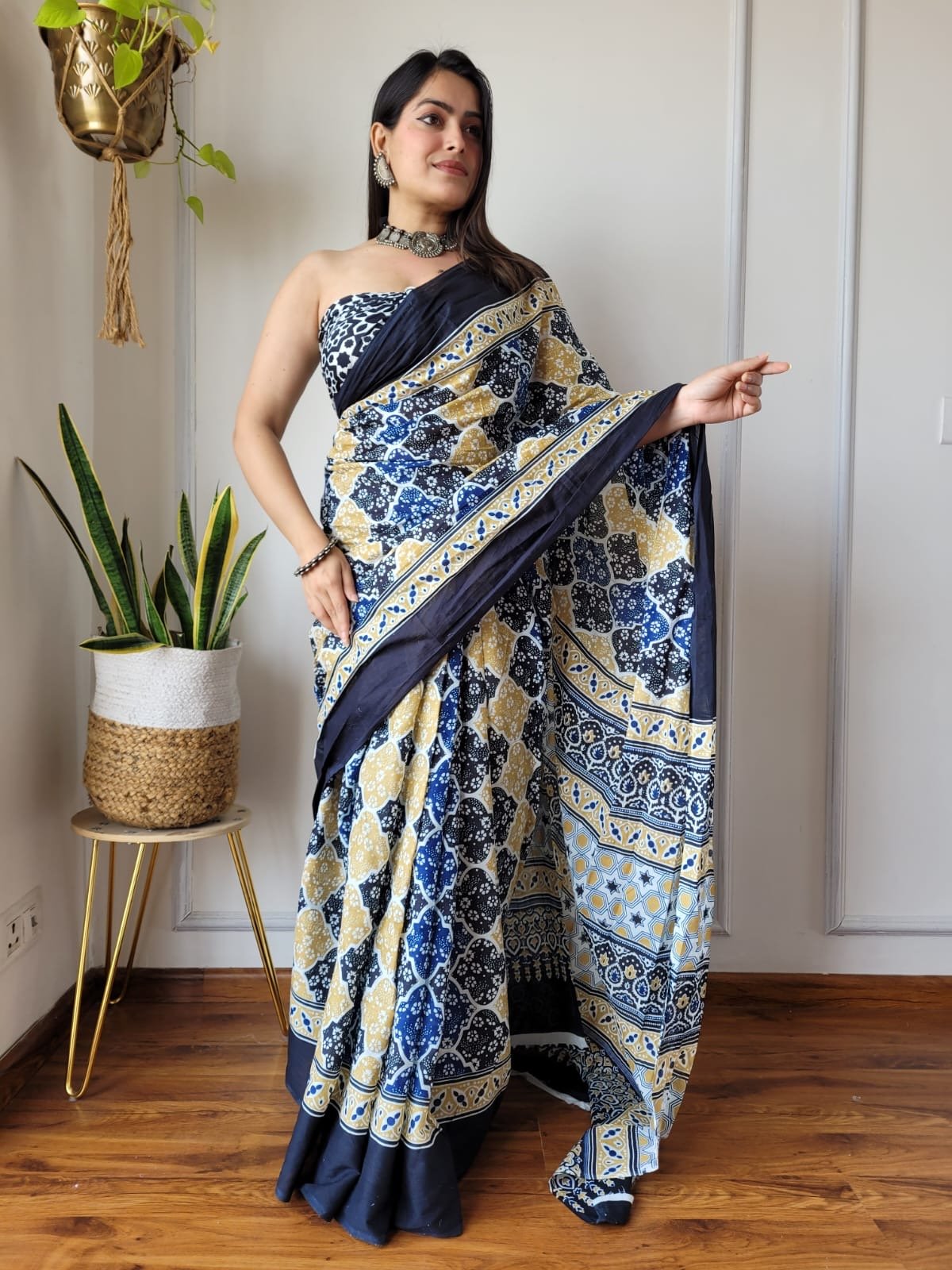 Saree With blouse 55+ Designs - chikankariofficial