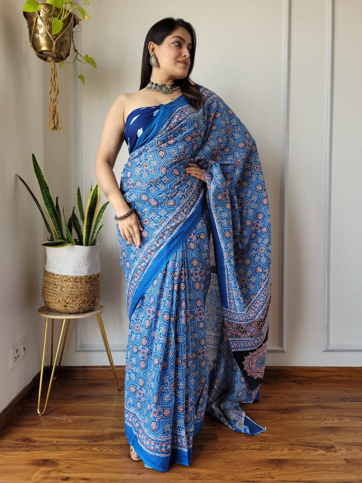 Saree With blouse 55+ Designs - chikankariofficial