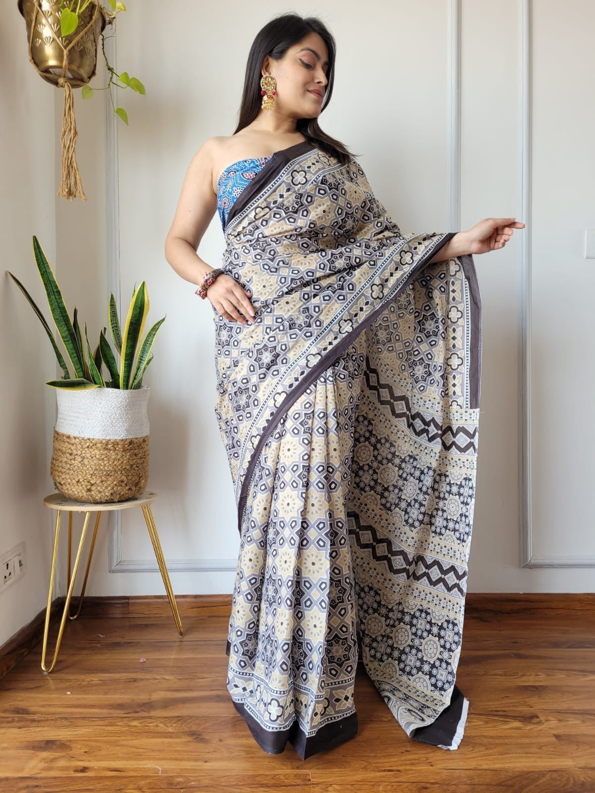 Saree With blouse 55+ Designs - chikankariofficial